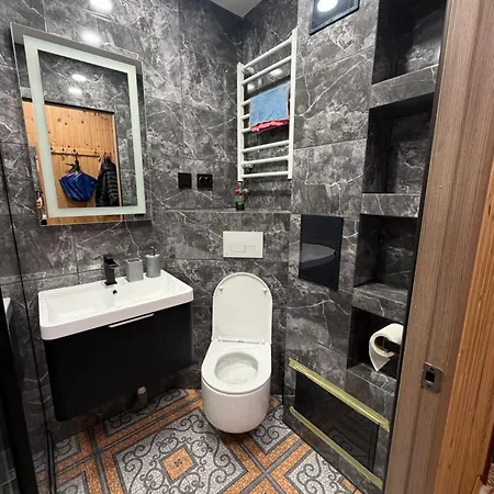 Апартаменти Vienna House Яремче